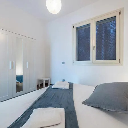 Virgilio Blu Apartment *